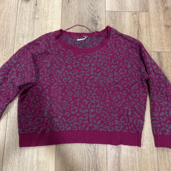 Free People Cool Cat Purple Leopard Print Oversized Drop Shoulder Sweater Size S - Picture 4 of 8